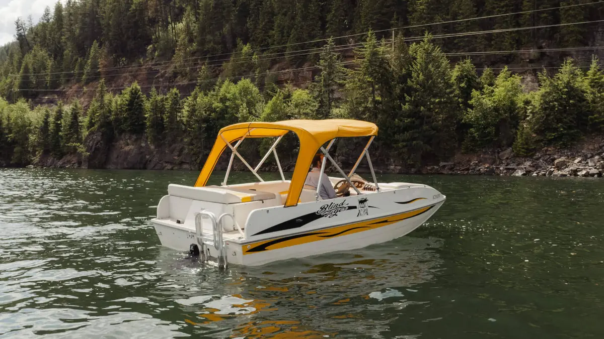 Princecraft Deck Boat